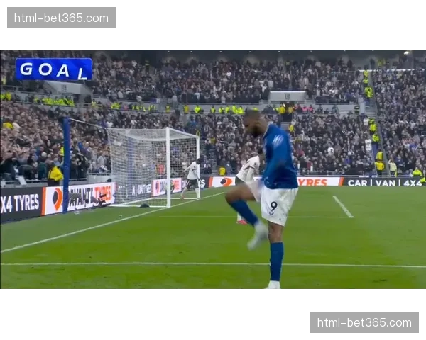 贝托两射一传展现全能中锋素质 埃弗顿快速转换专攻切尔西边路空当