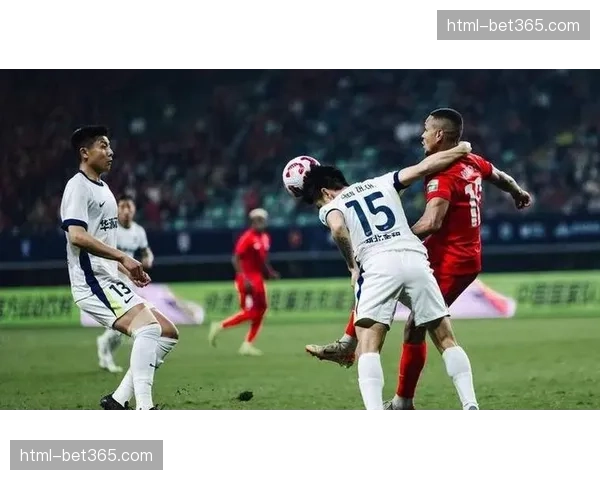 武汉三镇控球率43%射正4次 红牌导致下半场陷入被动